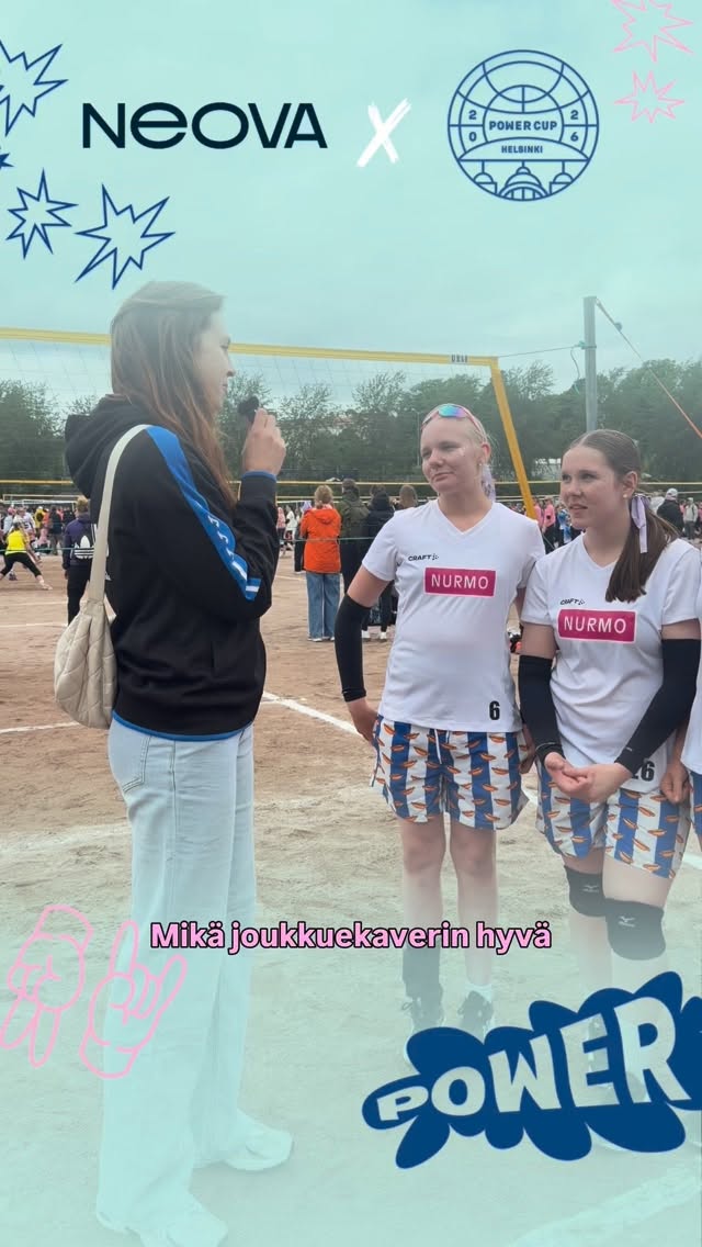Power Cupin lauantain ensimmäisissä otteluissa kiinnitettiin erityistä huomiota hyvään joukkuehenkeen Neovan Team Spirit -korteilla.🏐🫂
Hyvä joukkuepelaaja auttaa muita, nostaa joukkueen fiilistä ja näyttää omalla toiminnallaan, mitä joukkuehenki oikeasti tarkoittaa!💚
Mikä joukkuekaverin hyvä teko on jäänyt erityisesti sun mieleen?💬👇
#powercup #poweriakentälle #lentopallo #neova