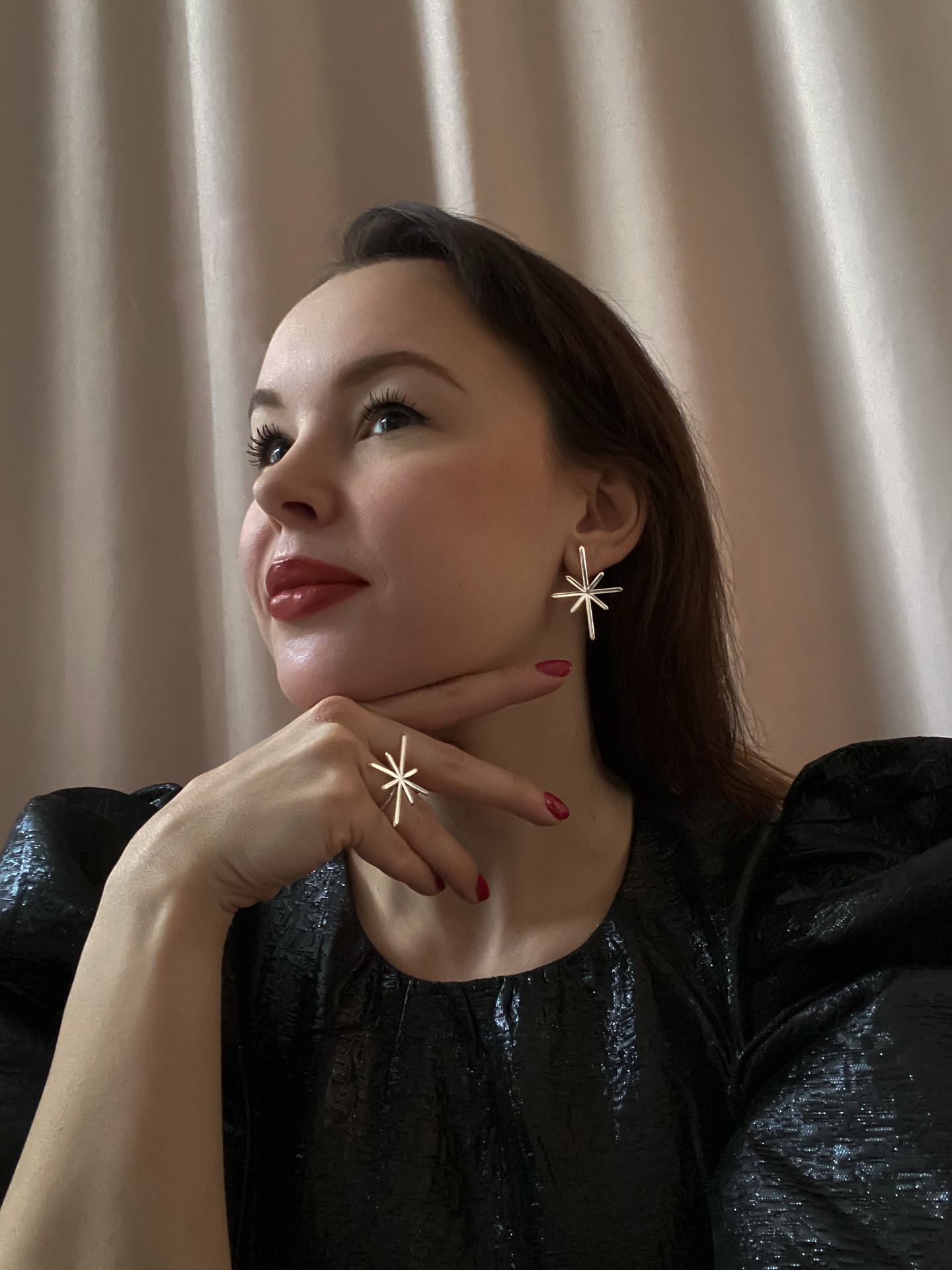 🌟💫
Vår vackra och stilfulla serie Estelle. Din önskestjärna som ger dina drömmar kraft och det där lilla extra. Estelle viskar till ditt hjärta ”våga önska, våga tro.”
✨
