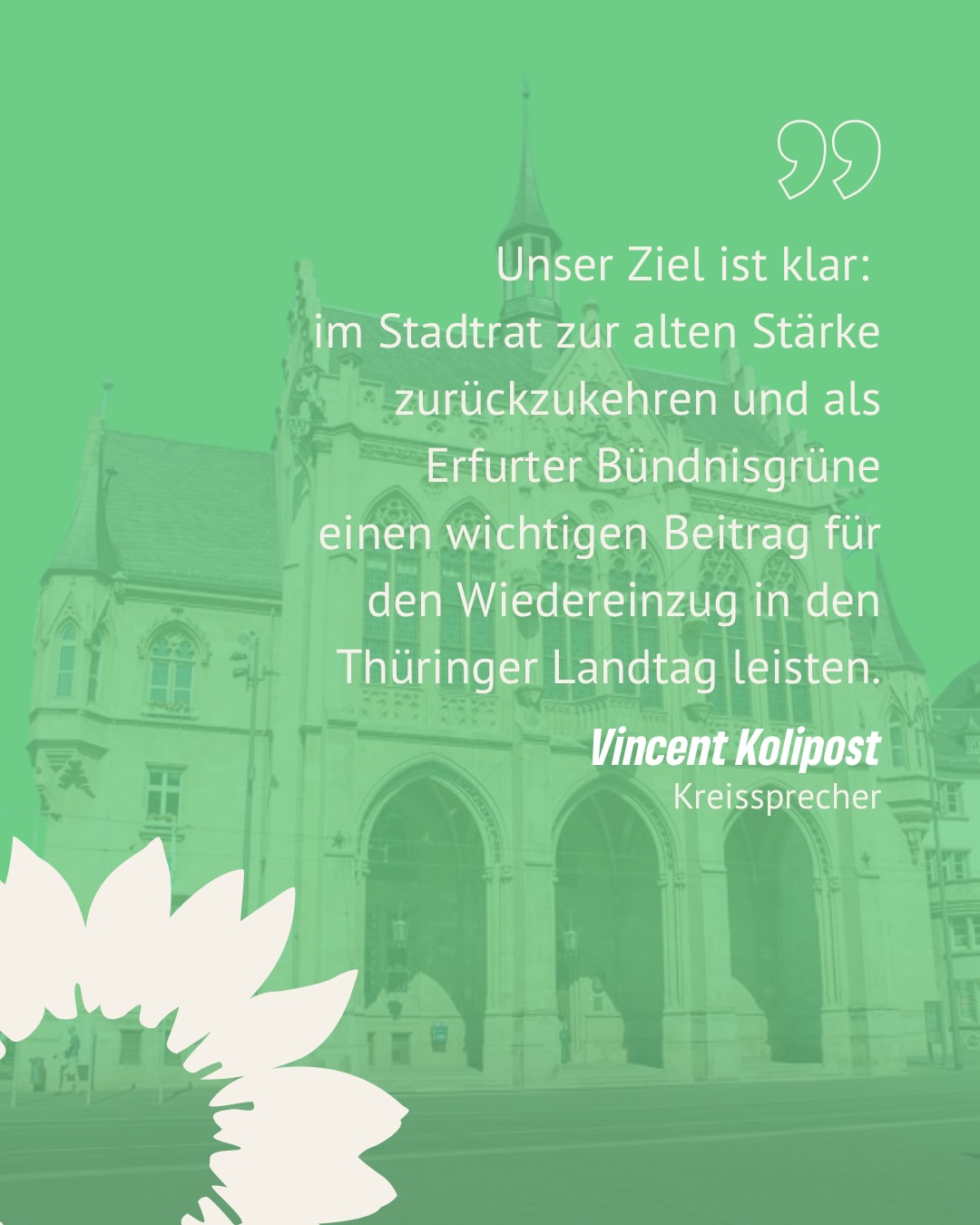 Neuer Vorstand gewählt 🌻
Wir haben unseren Kreisvorstand neu aufgestellt. Die neuen Sprecher*innen wollen anpacken: authentisch, sichtbar & zugewandt.
Als Sprecher*innen wurden die Gemeindekirchenrätin und OMA GEGEN RECHTS Renate Wanner-Hopp (65) und angehender Staatswissenschaftler Vincent Kolipost (22) gewählt, der zugleich auch als Beisitzer im Landesvorstand aktiv ist. Beide waren bisher schon als Beisitzer*innen im Kreisvorstand aktiv. Holger Liersch (38) wurde als Schatzmeister gewählt und kehrt nach seiner Zeit als Sprecher zurück zu seinen Wurzeln. Als Beisitzer*innen vervollständigen Marie Möller (36), Lara Sagehorn (24), Andrea Winkelmann (61) und Phillip Grigutsch (37) den Vorstand. Wir danken insbesondere Laura Wahl für die intensiven Jahre als Kreissprecherin. Sie hat den Verband erfolgreich durch mehrere Wahlkämpfe geführt und hat sich entschlossen, nicht nochmal anzutreten.
Unser Anspruch ist klar: 2029 im Stadtrat wieder mit voller Kraft gestalten und als Erfurter Bündnisgrüne einen entscheidenden Beitrag für den Wiedereinzug in den Thüringer Landtag leisten.
Danke für das Vertrauen – wir freuen uns auf die kommenden Aufgaben. 💚
#grüneerfurt #erfurt #vorstand #mitgliederversammlung #kommunalpolitik