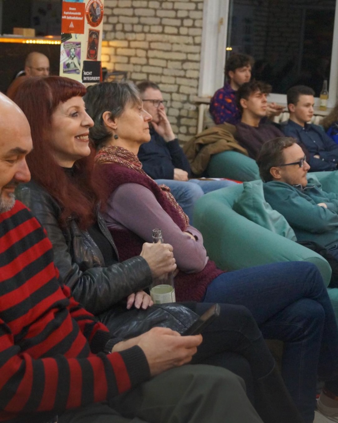 Danke an alle, die bei unserer Mitgliederversammlung dabei waren und mitgestaltet haben!💚
Auf Tagesordnung stand nicht nur die Wahl des Vorstands, sondern auch verschiedene Berichte.
Danke an @jasperrobeck für sein Quiz🧐und dem Bericht aus dem Stadtrat.🏛️
Wir freuen uns auf die kommende Amtszeit!
#vorstand #vorstandswahl #mitgliederversammlung #grüneerfurt #erfurt