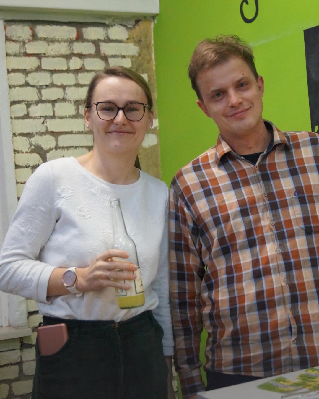 Danke an alle, die bei unserer Mitgliederversammlung dabei waren und mitgestaltet haben!💚
Auf Tagesordnung stand nicht nur die Wahl des Vorstands, sondern auch verschiedene Berichte.
Danke an @jasperrobeck für sein Quiz🧐und dem Bericht aus dem Stadtrat.🏛️
Wir freuen uns auf die kommende Amtszeit!
#vorstand #vorstandswahl #mitgliederversammlung #grüneerfurt #erfurt