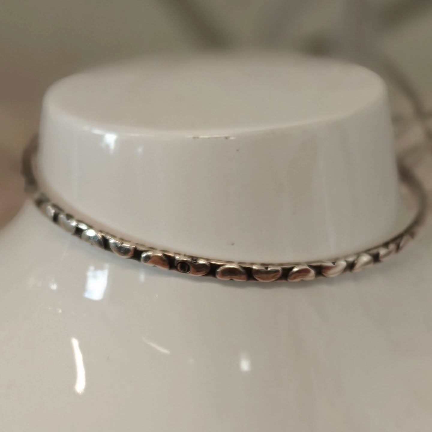 Kalevala Elli hopeinen rannerengas halk 62 mm, 36,-
#kalevalakoru #rannerengas #hopeakoru #secondhand #varausonostopäätös