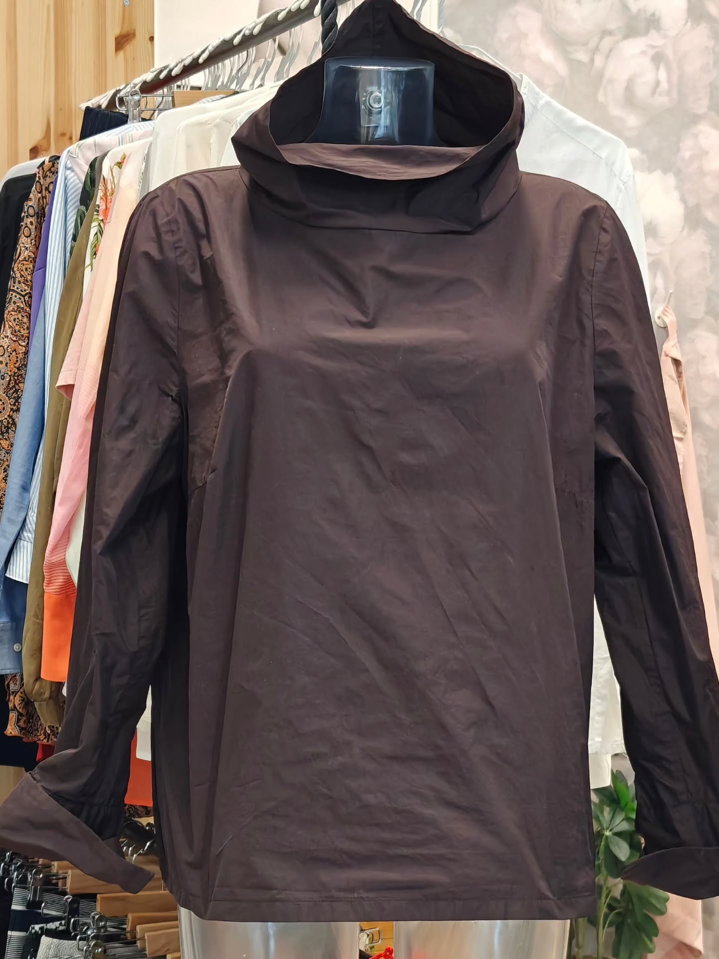 Katharina Hovman talvi-ihmisten ruskea pusero koko L/XL, kai - kai 60 cm, 78,-
#katharinahovman #pusero #secondhand #varausonostopäätös #piipahtajatpoimii