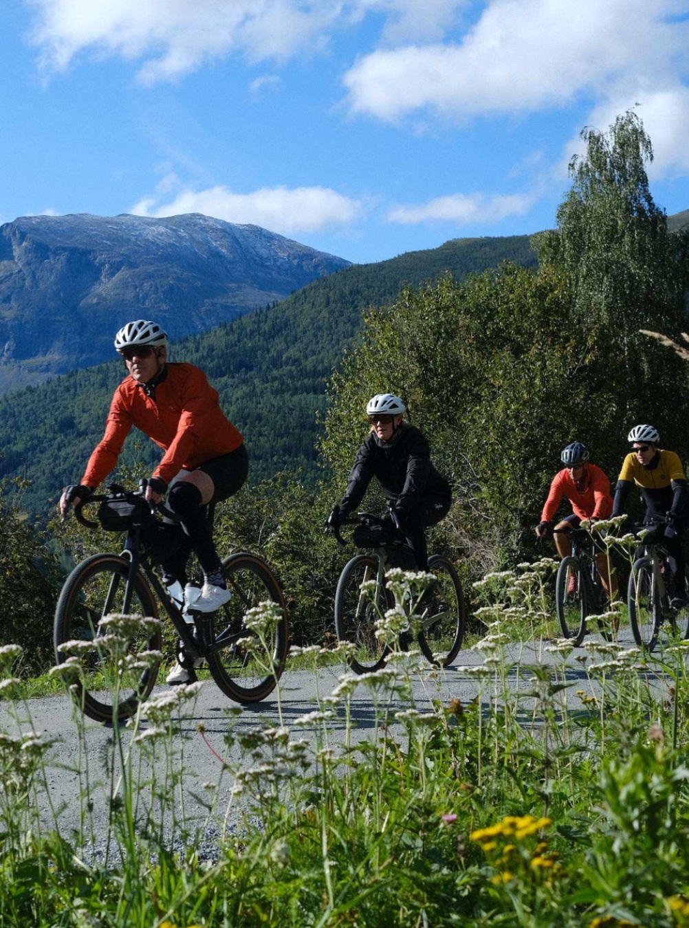 Through the Eyes of Our Guide
🚵♂️🇳🇴 What is it really like to guide a gravel adventure across Norway?
Our colleague and guide Simon recently led a group along the Mjølkevegen and Rallarvegen.
From the mountain landscapes of Valdres and Jotunheimen to the fjord in Flåm.
In our new blog post, he shares the journey from a guide’s perspective: building bikes on the first evening, finding the group’s rhythm, tackling long climbs and enjoying champagne gravel, mountain waffles and the spectacular ride across Rallarvegen.
The group started as strangers with bikes packed in boxes. A few days later, they arrived in Flåm with tired legs, dusty bikes and plenty of stories to take home.
Read Simon’s full story through the link in our story.
#Mjølkevegen #Rallarvegen #GravelCycling #CyclingNorway #Jotunheimen #Valdres #MeetOurTeam #JotunheimenTravel
