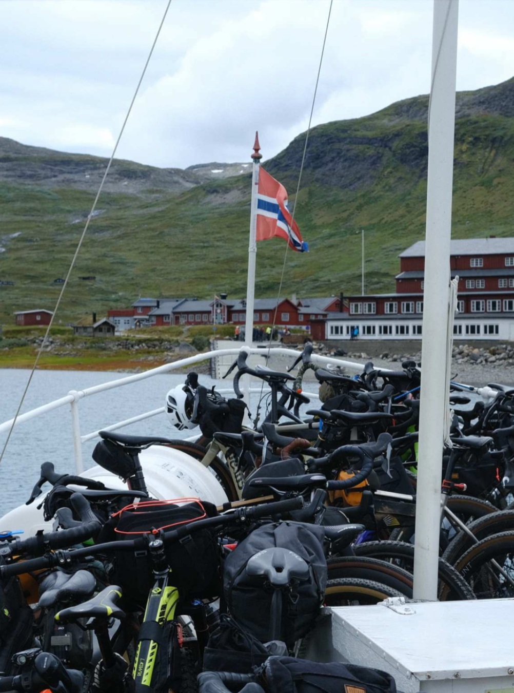 Through the Eyes of Our Guide
🚵♂️🇳🇴 What is it really like to guide a gravel adventure across Norway?
Our colleague and guide Simon recently led a group along the Mjølkevegen and Rallarvegen.
From the mountain landscapes of Valdres and Jotunheimen to the fjord in Flåm.
In our new blog post, he shares the journey from a guide’s perspective: building bikes on the first evening, finding the group’s rhythm, tackling long climbs and enjoying champagne gravel, mountain waffles and the spectacular ride across Rallarvegen.
The group started as strangers with bikes packed in boxes. A few days later, they arrived in Flåm with tired legs, dusty bikes and plenty of stories to take home.
Read Simon’s full story through the link in our story.
#Mjølkevegen #Rallarvegen #GravelCycling #CyclingNorway #Jotunheimen #Valdres #MeetOurTeam #JotunheimenTravel