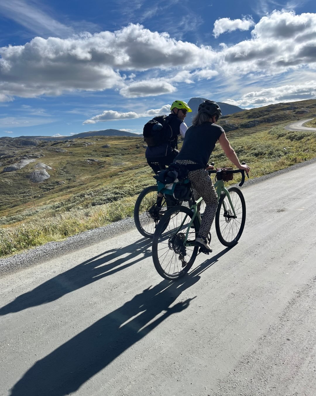 What a season on Mjølkevegen! 🚴♂️🇳🇴
From gravel roads and mountain views to local food, cosy stays and plenty of unforgettable moments along the way. A big thank you to everyone who joined us this summer — we’ve loved sharing Mjølkevegen with you! 🐐⛰️
See you on the road again! 💙
Photo: @andreabikeagent